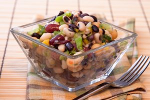 Ensalada de alubias. Foto: Depositphotos.
