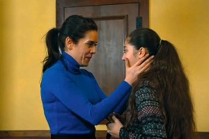 Melek y Zehra se marchan para siempre de Harmanli, instalándose muy cerca de Mirza y sus hijos.