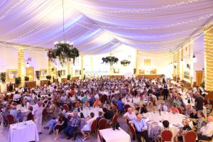 Tradicional comida del centro de mayores San Clefofás antes de la Feria.