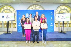 Acto de Entrega de las Becas Qvision realizado en la Diputación de Almería.