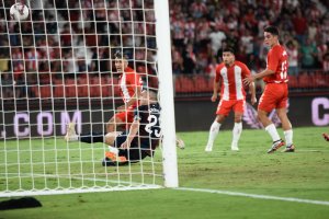 Rachad anotando su primer gol con el Almería para rescatar un punto.
