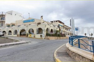 Hotel restaurante La Esperanza, en Villaricos, a la venta por 485.000 euros.