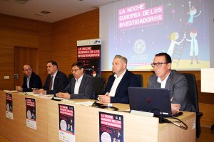 José Antonio Garrido, director de Divulgación Científica; Francisco Alonso, delegado de Desarrollo Educativo; José Antonio Sánchez, vicerrector