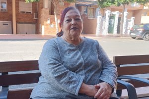 Cloti Miras disfruta con la Peña Milhojas viajando por España porque el fútbol es su gran pasión.