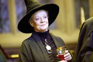 Maggie Smith en una escena de Harry Potter. Foto: Getty Images.