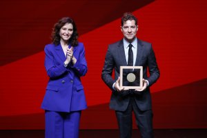 David Bisbal junto a Isabel Díaz Ayuso.