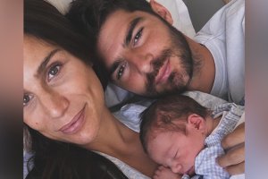 Lucía Villalón ha publicado la imagen con Gonzalo Melero y el pequeño de la casa en redes sociales.