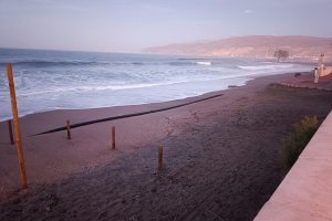 Una de las zonas afectadas por el avance del mar en las playas de Almería.