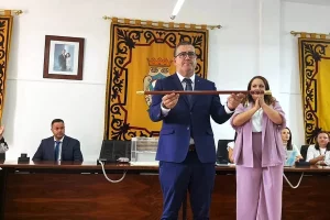 Cayuela, hoy defenestrado por quienes fueron sus compañeros, cuando tomó la vara de mando e 2023.