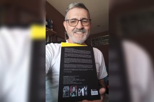 Juan López Jerez, con su libro ‘Podium pugilístico. El paradigma del noble arte’.