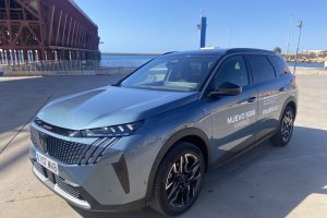 Interesantes versiones electrificadas para el nuevo 5008