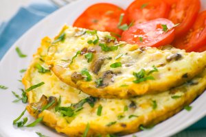 Tortilla de champiñones. FOTO: Depositphotos.