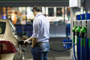 El precio de la gasolina y el diésel vuelve a caer (Imagen: Depositphotos).