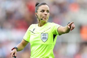 Marta Huerta de Aza pita el Oviedo-Almería.