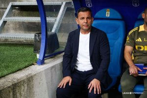 Javi Calleja, entrenador del Oviedo.