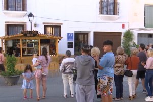 Apertura de un nuevo bar y tienda en un pueblo almeriense. Canal Sur TV.