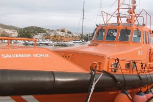 Embarcación Salvamar Acrux.