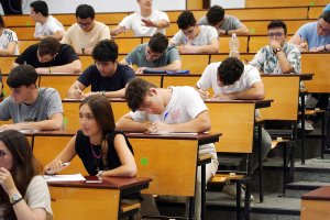 Alumnos realizando la Prueba de Acceso a la Universidad en 2024.