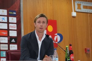 Guti en la sala de prensa del estadio Mediterráneo.