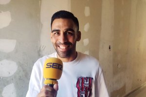 Dani Romera atendiendo al Carrusel Deportivo.