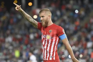 Jorge Morcillo con el brazalete de capitán en el Almería, donde estuvo tres temporadas.