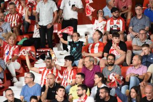  La grada del Estadio de los Juegos Mediterráneos ha recuperado la sonrisa. 