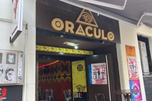 La cafetería Oráculo, en calle Eduardo Pérez, trata de sorprender a su clientela.