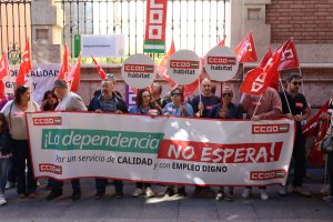Concentración de CCOO en la Delegación del Gobierno de la Junta de Andalucía en Almería.