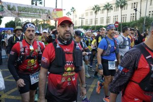Imagen de la salida de la categoría de marchadores de la VI edición de La Desértica 2024.