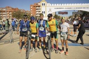 La llegada a Roquetas de Mar de los ganadores de La Desértica 2024.