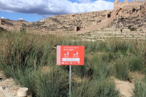 El Ayuntamiento se limita a colocar ‘cartelitos’ que anuncian multas que no llegan.