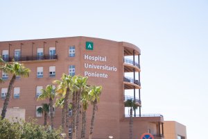 El Hospital Universitario de Poniente sigue en el epicentro informativo.