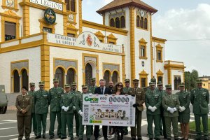 Presentación del cupón en la Base Militar 'Álvarez de Sotomayor'.