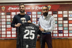 El día de la presentación del portero campeón de Europa con la sub19 y con la sub21.