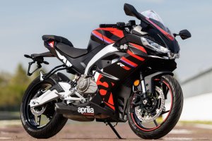 La Aprilia RS 457 es una copia de su hermana mayor la RS 660