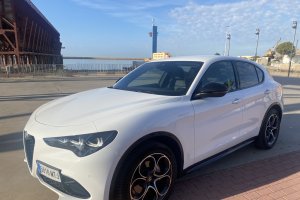 Stelvio ofrece deportividad y diseño italiano