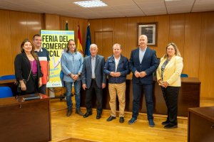 Presentan la Feria del Comercio de Roquetas de Mar.