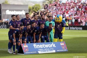 El único equipo que no ha encajado un gol del Almería viste de azulgrana.