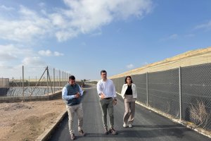 El alcalde de Níjar, José Francisco Garrido, el concejal de Agricultura, Jesús Guerrero, y la concejal de Alcaldía, María José Herrada