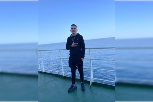 Esta es la última foto del joven desaparecido en abril.
