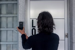 El Ayuntamiento quiere saber cuántas viviendas turísticas hay en Almería.