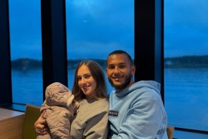 Luis Suárez con su mujer Carolina Rubia y el pequeño Charly.