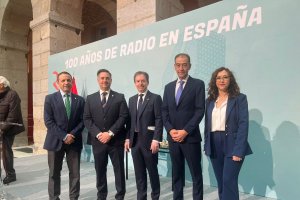 Representantes de AEMA en el acto de entrega del galardón.