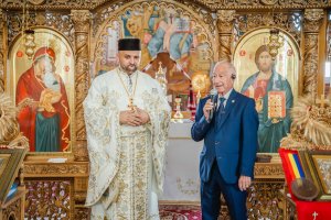 El alcalde de Roquetas entregó un libro sobre la historia de Roquetas de Mar