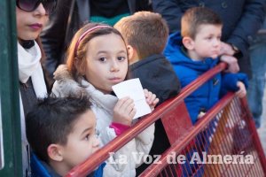 Fotografías de la cabalgata de sus majestades los Reyes Magos de Oriente 2015 en Almería.