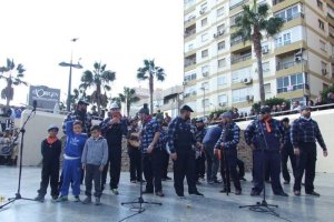 Tres mil bocadillos de sobrasada vegetal, vino y cerveza se repartieron entre los asistentes