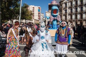 Los almerienses ponen fin a 17 días de fiesta con el Entierro de la Sardina