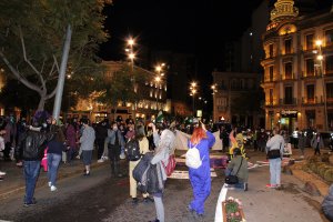 Concentración-cacerolada en Puerta Purchena.