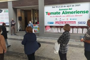 LA VOZ celebra la Semana del Tomate con todos los almerienses.