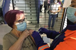 Carmen Roldán fue la primera almeriense en vacunarse con Janssen.